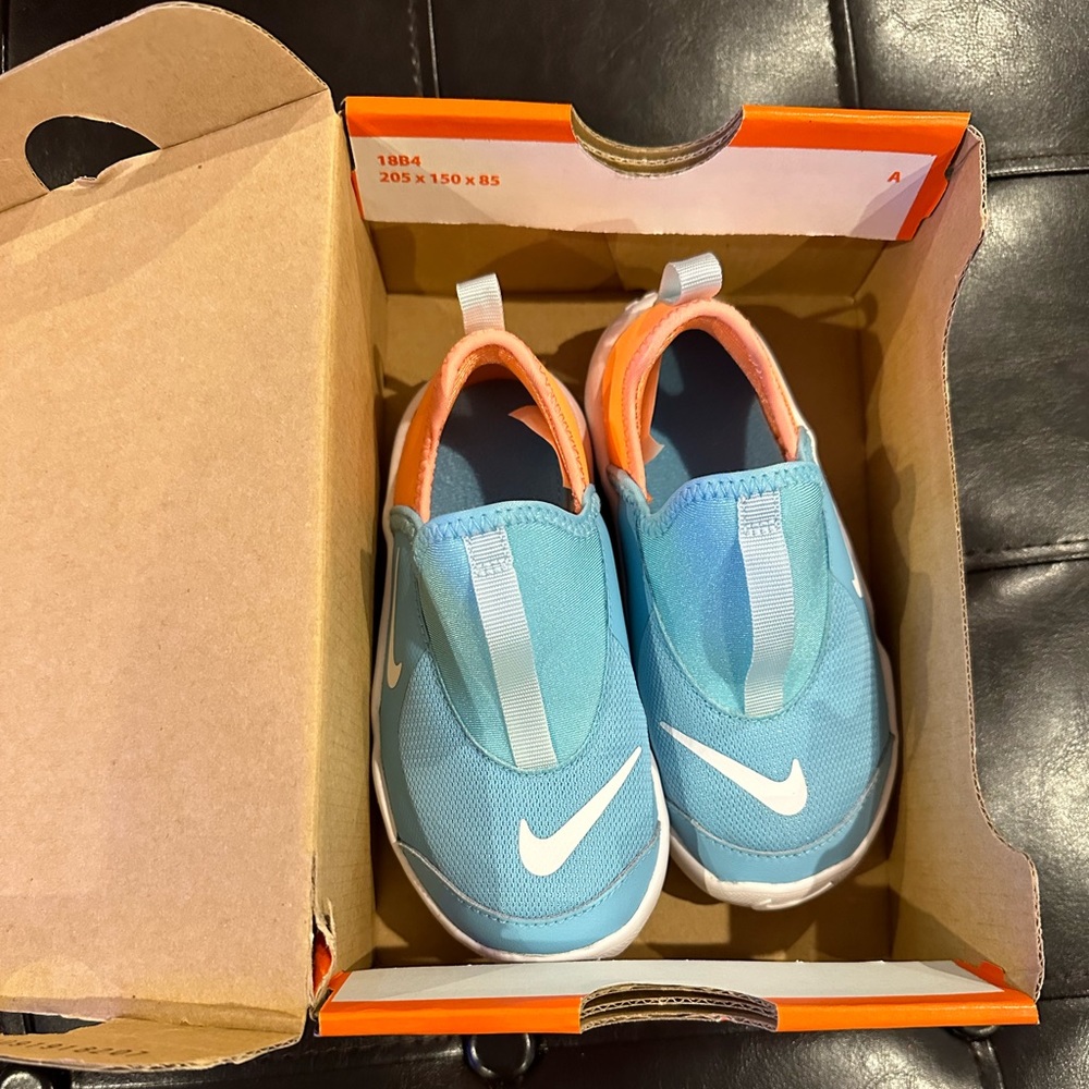 Brand New Nike Lil Swoosh sneakers blue and orange size 9 toddler - NO BOX
